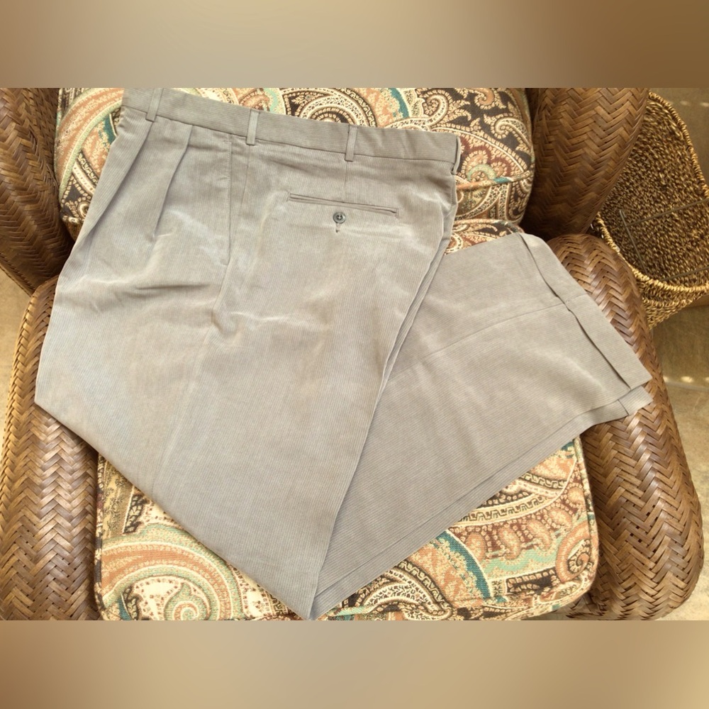 Perry Ellis Portfolio men’s dress pants. EUC.